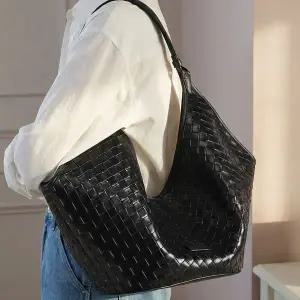 어게인제인 고급가죽 숄더백 보부상가방 토트백 데일리 여성가방