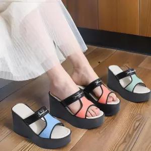 [신상오픈런]여성 통굽 메탈 스트랩 트임 슬리퍼 샌들 (32331493)