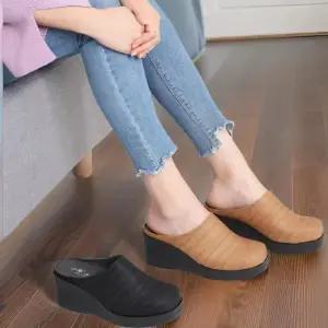 [신상오픈런]여성용 7cm 높이 조절 가능한 스트라이프 가죽 샌들 (32331293)