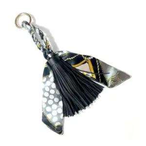 [패션] 캐릭터키링 가방악세사리 여자키링 차키링 키링 여성 스카프 태슬 가방키링