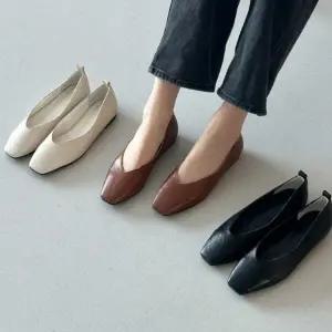 여자 스퀘어토 데일리 레더 플랫슈즈 단화