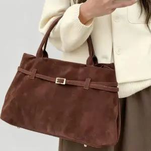 CCB4208여성 스웨이드 가방 가로형 토트백 벨트 수납