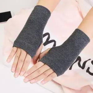 핸드워머장갑 여성 핸드워머 3컬러 손목워머 겨울 보온 방한장갑 1P