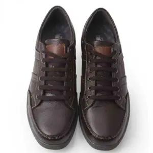 가죽 남성 로퍼 캐주얼화를 신고