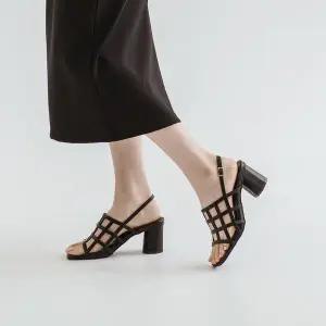 [소보제화]테오 스퀘어 스트랩샌들 6cm