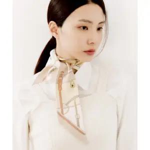 [롯데백화점]루이까또즈 실크 방도스카프 애니 베이지 2DSM591BE