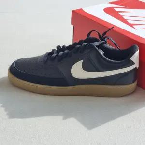 300mm 빅사이즈 운동화 나이키 코트 비전 로우 V3 IB2998-004 블랙