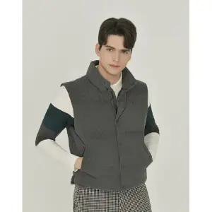 갤러리아 [25FW]그레이 남성 코듀로이 프린트 구스 다운 베스트 HUJU5D753G3