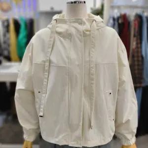 [밸리걸]봄 베이직 후드넥 바람막이 겹점퍼 619420