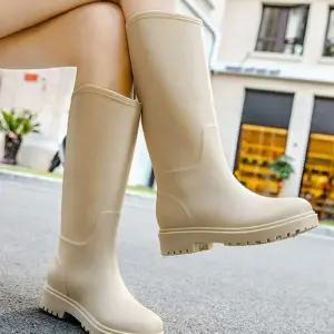비올때 데이트 신발 장마철 레인 부츠 여성 장화 코디