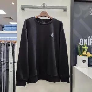 리트머스 HC12 왼가 캐릭터 스카치 맨투맨 티 왼가 캐릭터 스카치 맨투맨 티  LQ6TU14