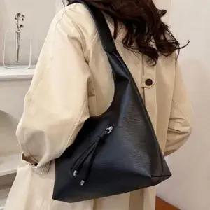 [패션] 여성용 캐주얼 데일리 숄더백 지퍼 가죽 크로스백 백팩 여행용 가방