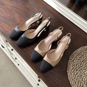 에나멜슬링백 사이드 절개라인 블랙 투톤 앞코 디테일 슬링백힐