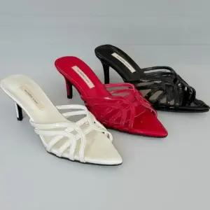 [신상오픈런]여성 광택 단색 크로스 스트랩 오픈토 샌들 (35829971)