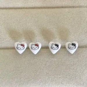 [골드스마일]하트 귀걸이 고양이 캐릭터 귀여운 써지컬 데일리 남녀 공용 우정