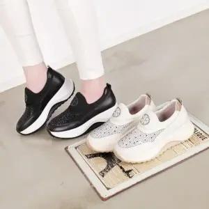 [옷자락]여자 큐빅 통굽 슬립온 데일리 캐주얼 스니커즈