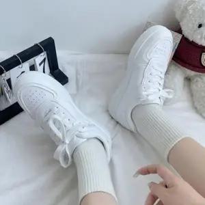 [룽스]남녀공용 베이직 화이트 운동화 스니커즈