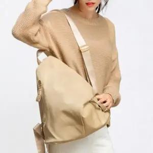 삼각형 학생 백팩 가방 태블릿