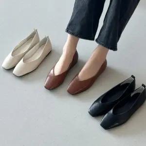 [다잇템] 여자 클래식 사각코 플랫슈즈 가죽 단화