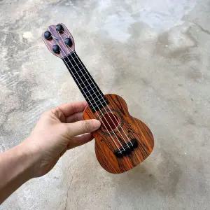 인테리어용 미니 우쿨렐레