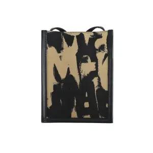 그래피티 엣지 미니 크로스바디백 668592 1AAHF 1096