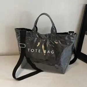 여행가방 캐리어 배낭 종이 PVC 크로스백 블랙