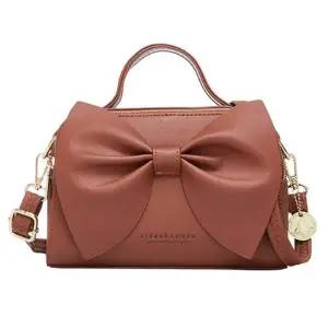 정장 여자 작은 메신저백 쇼퍼백 손가방 브라운 가방 쇼퍼백 바디백