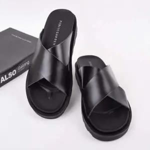 [RIZPICK]남성 투스트랩 가죽 슬리퍼 블랙 엑스 쿠션 샌들