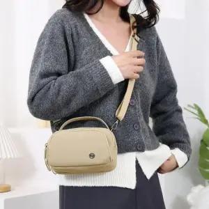 [패션] 여자 가벼운 여행 미니 크로스 백 폰 가방 베이지 여행용 크로스백 여성 데일리 20대