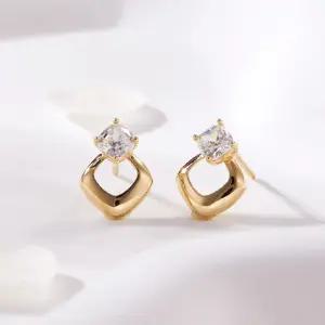 갤러리아 [비앤비골드] 14K 더블 쿠션컷 큐빅 침귀걸이 한쌍 MNE42428