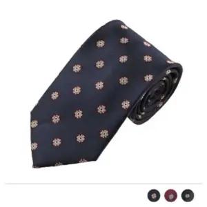 사무실 남자친구 넥타이 직장인 오피스룩 도트 면