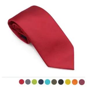 슬림 정장 남자다운 멋있는 남성 도트 직장인 남자