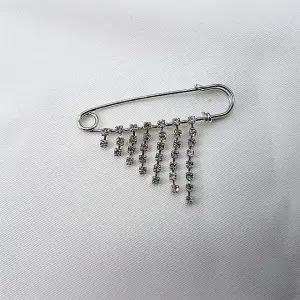 줄줄이 큐빅 옷핀 브로치