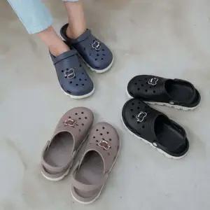 인기상품 여름 필수템 곰돌이 캐릭터 방수 슬리퍼 쿠션 샌들 남녀공용 편한 실내외화 [WFJE53L_260320]