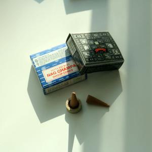 사티아 인센스 콘 스틱 나그참파 슈퍼히트향 인도향 향피우기