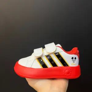[편집샵 에스마켓]ADIDAS GRAND COURT MICKEY JQ8070_DJ