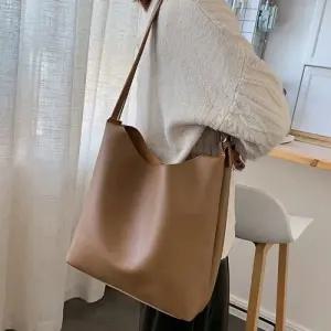 여성 가벼운 외출 가방 심플한 크로스백 파우치 포함