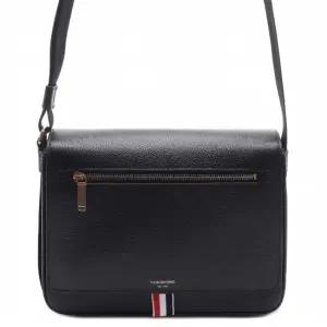 26SS 남성 페블 그레인 리포터 크로스백 MAG143B 00198 001 26S)