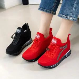 [옷자락]여자 봄여름 편안한 메쉬 키높이 스니커즈
