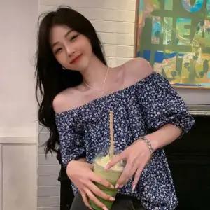 여성 3컬러 플라워 오프숄더블라우스 페미닌 반팔셔츠