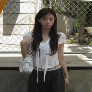 여성 은은 플라워 청순무드 여름 반팔 리본 블라우스