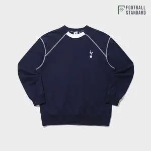 [택가 89,000원] 풋볼스탠다드 공용 토트넘 에센셜 코커렐 맨투맨 T4RM411XNAV