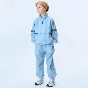 [뉴발란스]키즈트레이닝세트 RQJ NK9YF1313U-51 TRANQUIL DESERT_스몰 배색 우븐셋업 / Light Blue