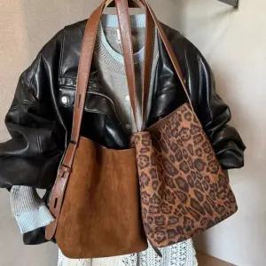 여성 예쁜 레오파트 패턴 파우치 포함 스웨이드 스퀘어 숄더백