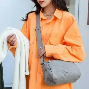 여자 데이트 룩 코디 나들이 크로스 백 숄더 가방 여자소지품가방 여자30대가방