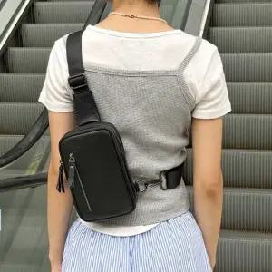 스퀘어 블랙 소가죽 크로스 슬링백 여행 보조가방 미니핸드폰가방 슬링백가방