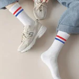 삼선 스포츠 스타일 중목 양말 데일리 캐주얼 운동화 코디 남녀공용 면 양말 학생