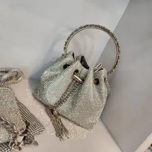 보석 토트백 겸 숄더백 복조리 큐빅 원형 원통 가방 J7