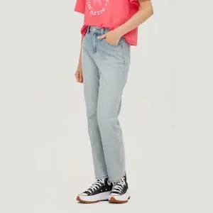 [롯데백화점]베네통 워싱 스트레이트 데님 팬츠 (BADP08541)