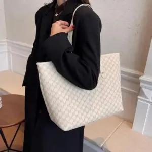 여성 3컬러 대용량 수납백 쇼퍼백 패턴 토트숄더백